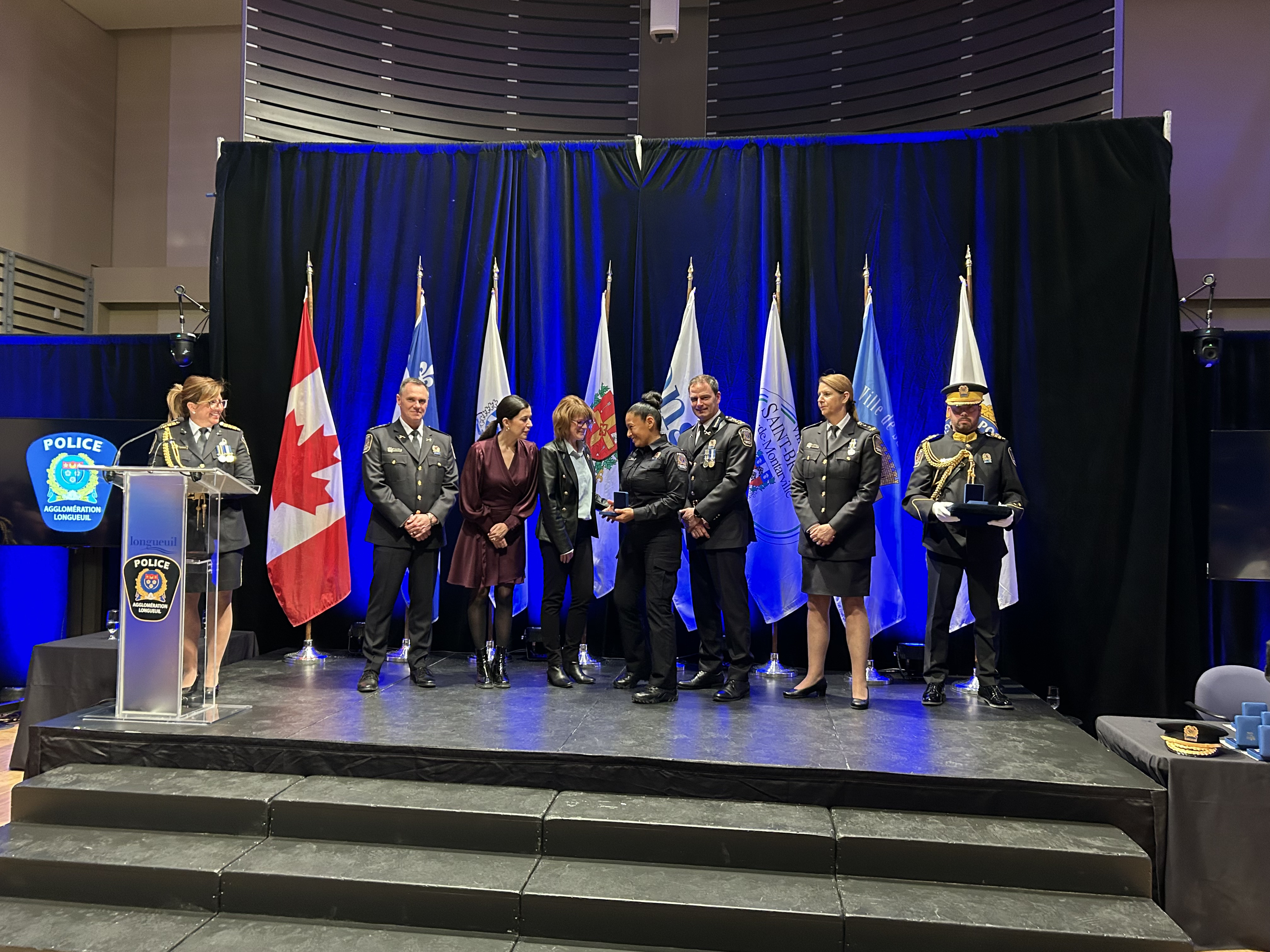 Cérémonie de remise de la Médaille pour services distingués à des membres du Service de police de l'agglomération de Longueuil