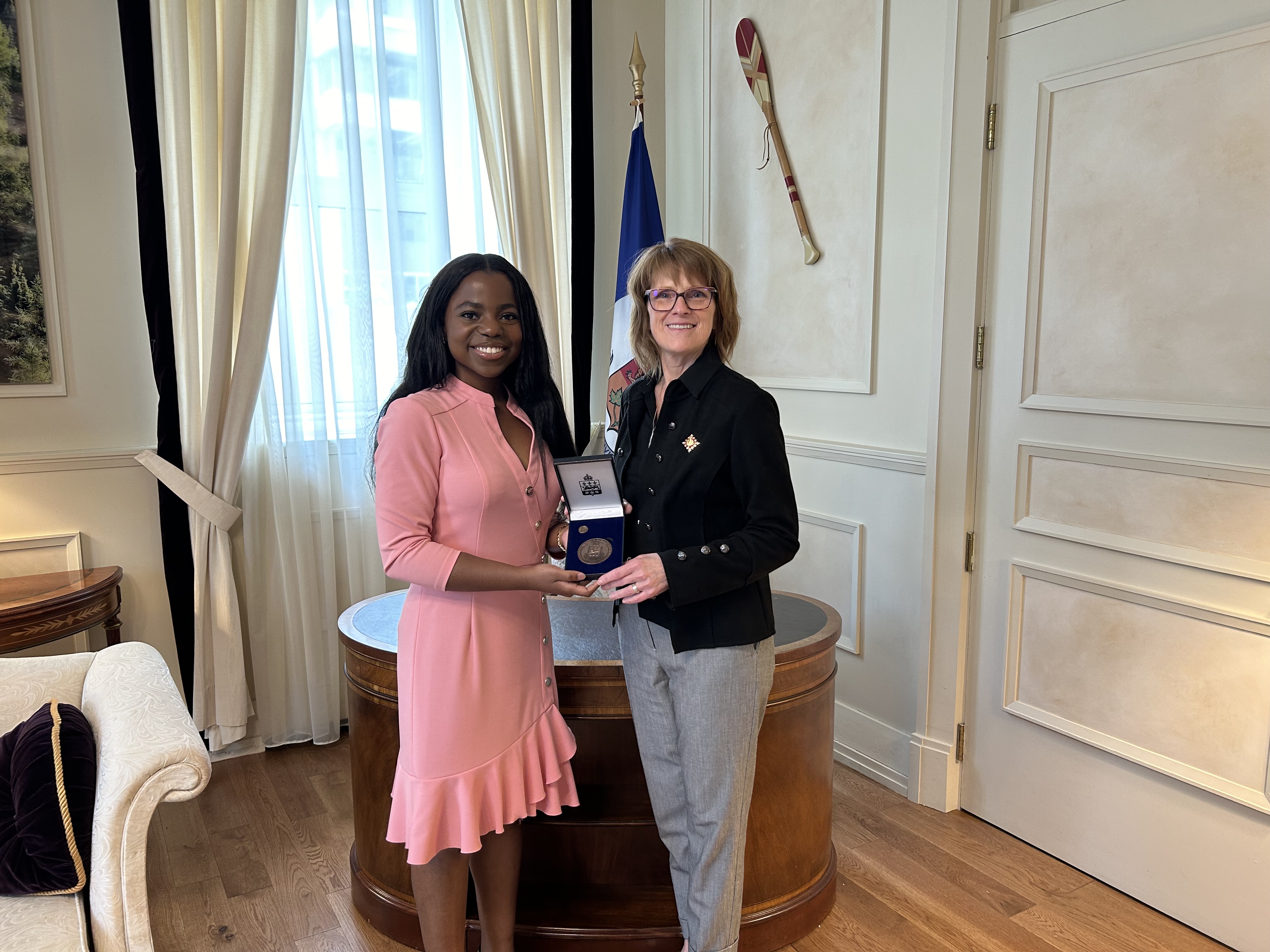 Séance d'entretien avec Mlle Lesly Joyce Nkuindja, récipiendaire de la Médaille de la Lieutenante-gouverneure pour la Jeunesse